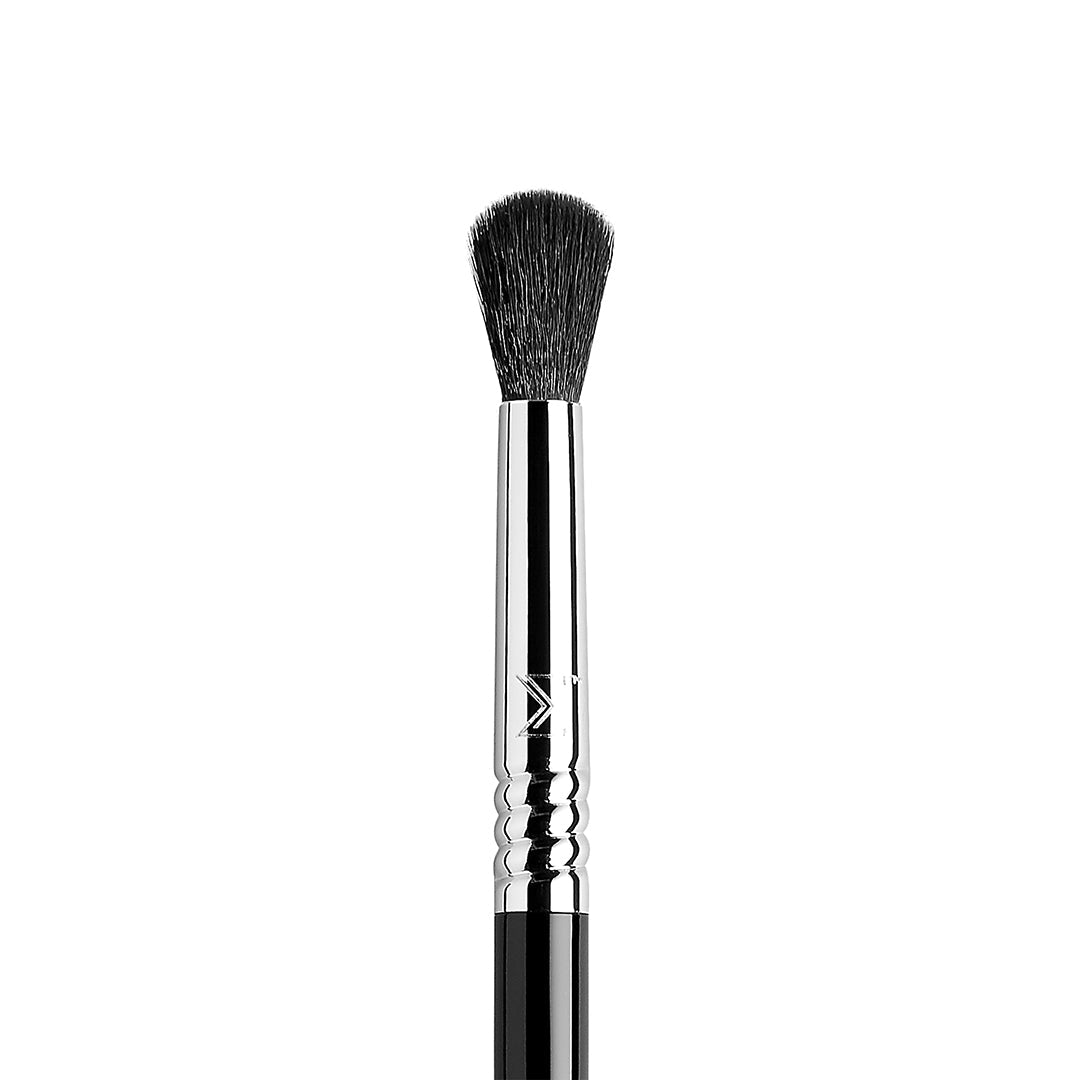 E38 DIFFUSED CREASE™ BRUSH